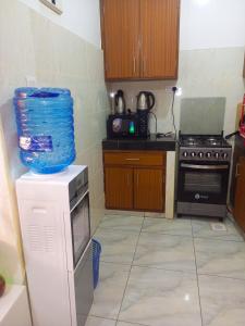 Nhà bếp/bếp nhỏ tại Cozyblue Fully Furnished 1 Bedroom Apartment BnB