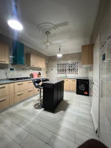 Fotografie z fotogalerie ubytování Serene 2 bedroom fully furnished house v destinaci Haatso