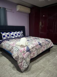 Fotografie z fotogalerie ubytování Serene 2 bedroom fully furnished house v destinaci Haatso