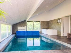 Bazén v ubytování 10 person holiday home in Hjørring-By Traum nebo v jeho okolí