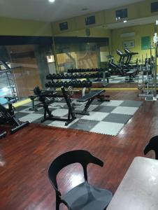 Fitness centrum a/nebo fitness zařízení v ubytování EMPRESS SIGNATURE