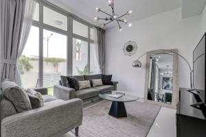 PVH - Chic 3BR Villa with Backyard - Albizia