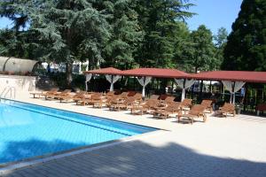 The swimming pool at or close to Hotel Gloria Palace Diplomat