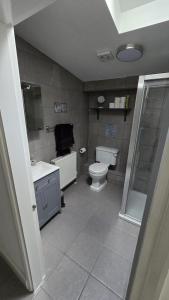 Koupelna v ubytování The Se18 Stylish Family House