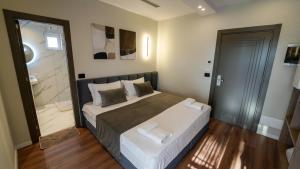 Voodi või voodid majutusasutuse Vion Sea Boutique Hotel - Golem Durrës toas