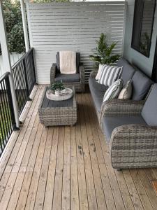 Posezení v ubytování Charlestown Escape Ocean Views Breakfast + 9 fotografií