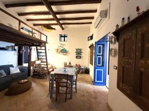 Χώρος καθιστικού στο Casa Ajo e Didy, panorama sul mare a Malfa +12 φωτογραφίες