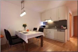 Kuchyňa alebo kuchynka v ubytovaní Ferienwohnung Haus Annabelle Top 3