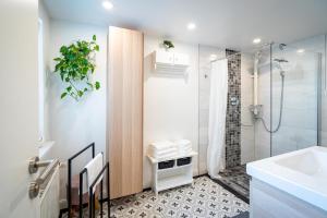 Ein Badezimmer in der Unterkunft Ferienwohnung Sellin 35