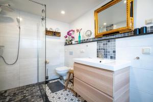 Ein Badezimmer in der Unterkunft Ferienwohnung Sellin 35