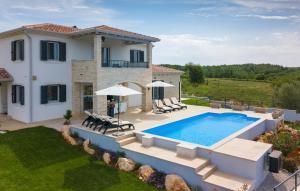 Πισίνα στο ή κοντά στο Villa Marika