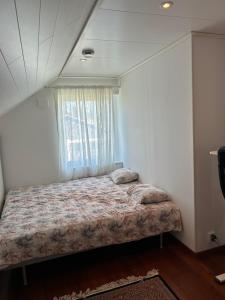 Postel nebo postele na pokoji v ubytování Modern villa near city & nature