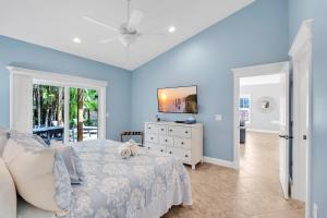 Et tv og/eller underholdning på Sapphire Beach House Villa