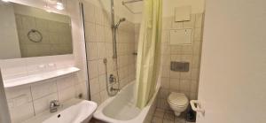 Koupelna v ubytování Fewo 645, Seepark Sellin