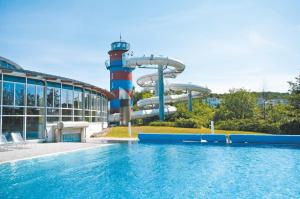Bazén v ubytování Fewo 645, Seepark Sellin nebo v jeho okolí