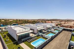 Bazén v ubytování Villa Alana by Villa Plus nebo v jeho okolí