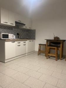 Gallery image of Warm and fully equipped studio in Aubervilliers