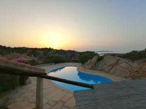 Πισίνα στο ή κοντά στο Alba Ruja Residence 3