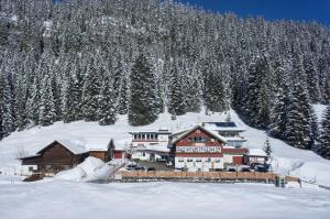 Alpenhotel DAS KÜREN v zime
