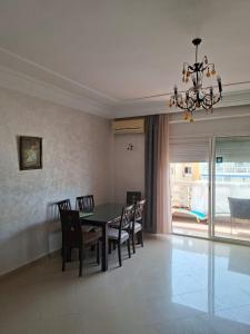 Ruang duduk di Appartement vu sur Mer