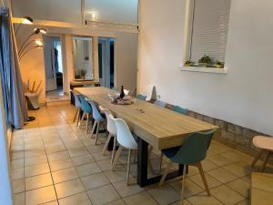 Χώρος καθιστικού στο La Maison du Ruisseau +14 φωτογραφίες