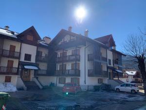 Το κτήριο όπου στεγάζεται  το διαμέρισμα