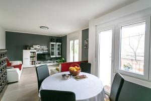 Kuchyňa alebo kuchynka v ubytovaní Apartman Snjeska