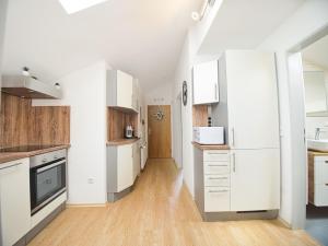 Η κουζίνα ή μικρή κουζίνα στο Ferienwohnung Kehlsteinblick +12 φωτογραφίες