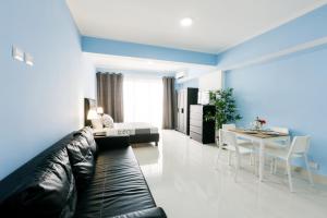 Area soggiorno di GRAND CARIBE STUDIOS and SUITES playa LOS CORALES