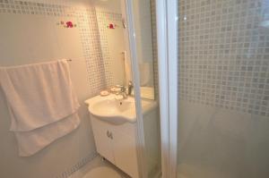 Kúpeľňa v ubytovaní Apartment Anna Borik + 14 fotografií