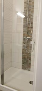 Ένα μπάνιο στο Neu! Daheim mit 2 Schlafzimmer - ABC442