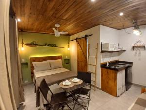 Kuchyň nebo kuchyňský kout v ubytování Chalé Bonito Pousada em Paraty - Acomodações Privativas e Completas - Natureza - Wi-fi - TV - Garagem
