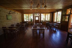 Etno domaćinstvo Dvožak餐厅或其他用餐的地方