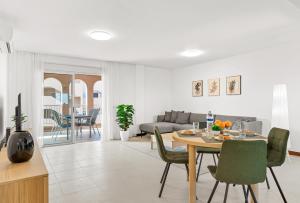 Khu vực ghế ngồi tại Family Deluxe Apartment