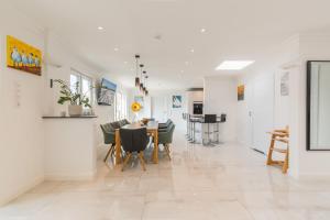 Kuchyň nebo kuchyňský kout v ubytování Ferienhaus "SAPHIR" + 49 fotografií