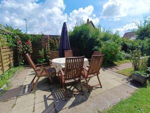 Ein Garten an der Unterkunft Ferienappartement in Lauterbach auf Rügen!