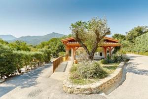 Naturlandskabet i nærheden af resortet