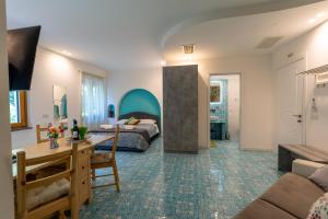 Ένα ή περισσότερα κρεβάτια σε δωμάτιο στο Casa Vacanze O'Mulin Ravello via fiume 2 incrocio Pontone