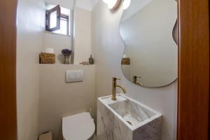 Ένα μπάνιο στο Oresis Panoramic Sea Retreat Beach Access 100 Meters +47 φωτογραφίες