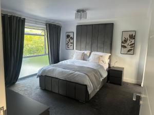 Φωτογραφία από το άλμπουμ του 3 Bed heated pool spacious home In Tilehurst σε Tilehurst +22 φωτογραφίες