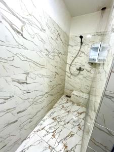 Ένα μπάνιο στο Agadir House