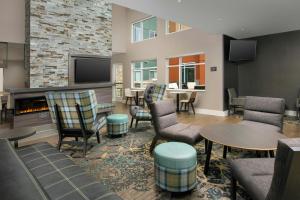 Μια τηλεόραση ή/και κέντρο ψυχαγωγίας στο Residence Inn by Marriott Ventura Beach