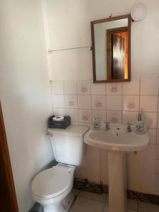 Imagen de la galería de Residencial y hostal Traveland, en Pichilemu 4 fotos más