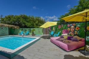 Der Swimmingpool an oder in der Nähe von Mammaloe