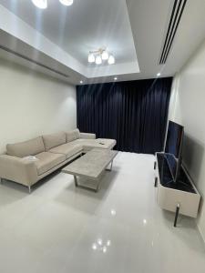 Afbeelding uit fotogalerij van Luxury 1BHK in Muscat +11 foto's
