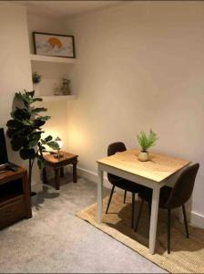 Φωτογραφία από το άλμπουμ του Modern Comfortable Apartment in Gipsy Hill σε Κρίσταλ Πάλας