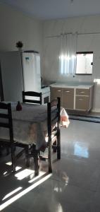 Η κουζίνα ή μικρή κουζίνα στο Casa ótima localização com garagem!!!!