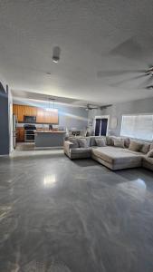 Χώρος καθιστικού στο Home Away From Home