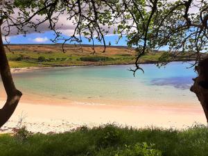 ハンガ・ロアにあるTe Maori Houseの海水浴場の眺め