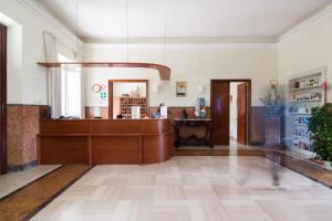 a large room with a dermatologistacistacistacist at Ostello Villa Monte Mario in Rome